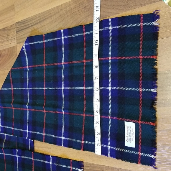 Loch Lomond 100% Pure Wool Plaid Scarf Made in England - Picture 5 of 5